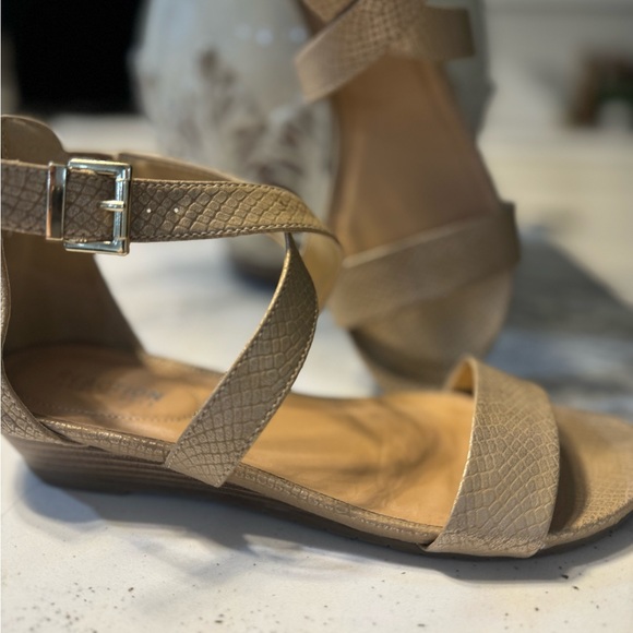 Reaction Kenneth Cole Great Cross Wedges Sandal Soft Golf - Picture 4 of 8